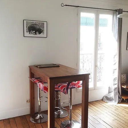 2 Pieces Avec Balcon Plein Sud Apartment Paris